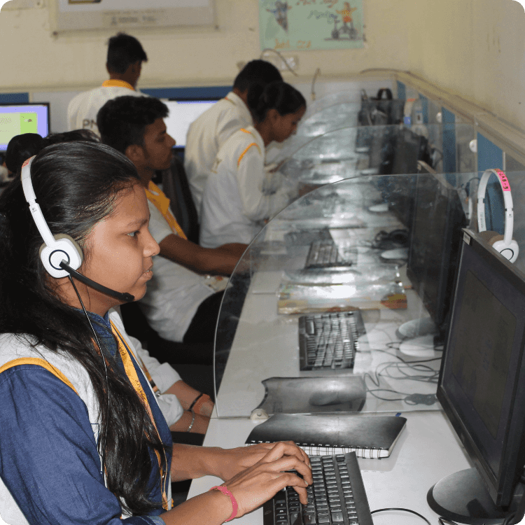 Students learning IT & ITES in a lab